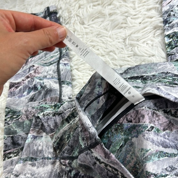 Lululemon Wunder Under High-Rise Tight 25" *Full-On Luxtreme Springscape Multi - Picture 4 of 5